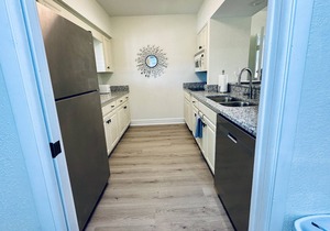 Spacious 2BR Golf View Condo w/2 En Suites, Patio & Smart TVs – Perfect for Family or Golf Getaways