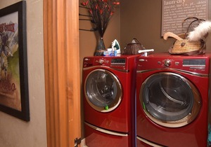 Spacious 4 Bedroom + Loft 4.5Ba Condo- Ski in/out by RedAwning