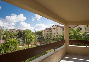 Spacious and Comfortable 2BD/2BT Apartment in Kendall