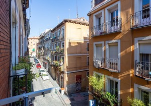 Spacious and comfortable in Lavapies.
