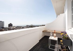 Spacious and luxe two king bedroom sea-view apt