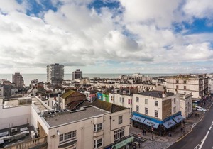 Spacious and luxe two king bedroom sea-view apt