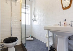 Spacious, Bright 2 Bed apt in East London