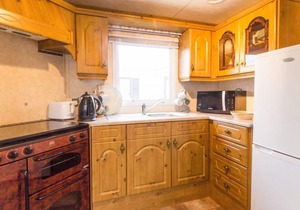 Spacious dog friendly caravan for hire in Suffolk by the beach ref 40082ND