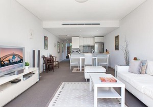 Spacious Modern Apartment In Sydney's North Shore