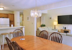 Spacious, multi-level, AC/FP, pet-friendly, swim club. F2603 by LRS