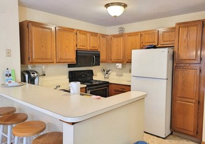 Spacious, multi-level, AC/FP, pet-friendly, swim club. F2603 by LRS