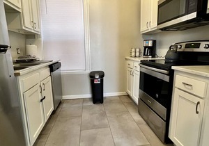 Spacious Shaw 2 Bedroom - Walk to Botanical Garden & Tower Grove - Pet Friendly