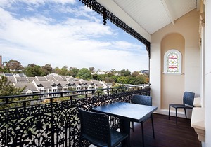 Spacious Studio With Balcony in Inner-City Glebe