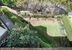 Spacious Studio With Balcony in Inner-City Glebe