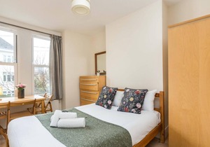 Spectacular 2BD Flat in Shepherds Bush