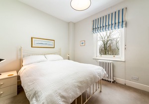 Splendid, light and spacious apartment between Fulham and Kings Rd Chelsea.