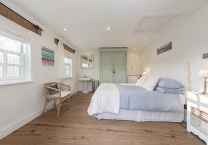 STABLE COTTAGE - Near Padstow, great restaurants, pet friendly, beaches, patio