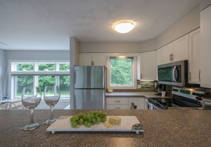 Steps to Beach, Pond View Ocean Park Meadows Condo with AC + Pool, Gym, Tennis