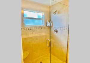 Steps to the Beach - Naples-Beachhouse 3BR2BA - Pet friendly
