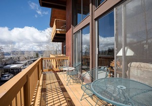 STH26 | Large Private Deck | Beautiful Views | Ski In/Out