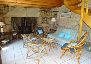 Stone House in Kersiny near the Beach