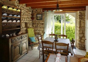 Stone House in Kersiny near the Beach