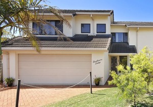 "Strathmore Lodge" Unit 1. UPPER LEVEL. OCEAN VIEWS of LIGHTHOUSE BEACH