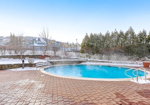 Stratton Mountain Condo with Shared Pool, Hot Tubs, and Sauna - Walk to Lifts