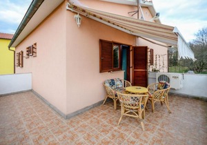 Strmac Apartment Sleeps 5 Pool Air Con WiFi