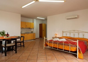 Studio 2 / 4pl in Racale 4km from the sea