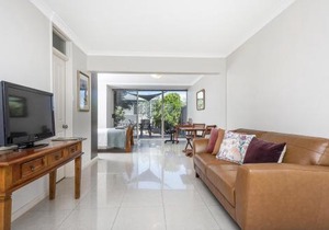 Studio 3 - ground floor Fremantle apartment
