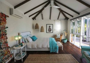 Studio 9, Eagle Bay S