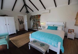 Studio 9, Eagle Bay S