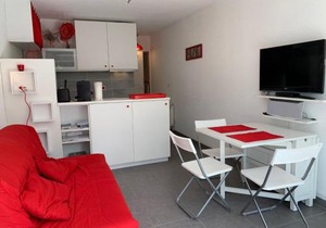 Studio Cabine Rénové à 250m de la Plage de Mèze - Climatisé, Jardin, Parking Privé - FR-1-604-15