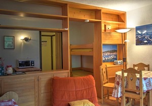 Studio confortable avec balcon proche centre et Pleney - FR-1-524-60