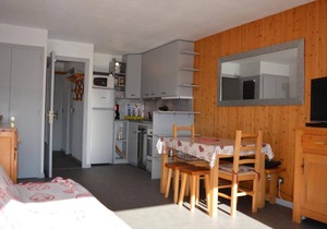 Studio for 4 near slopes with parking and ski locker