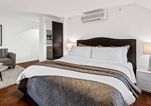 Studio in Historic Urban Castle | Brexton Hotel