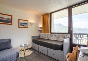 Studio Médian 422 by Interhome