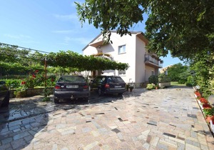 Studio with balcony and air conditioning