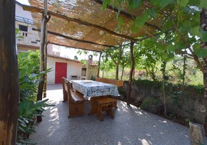 Studio with balcony and air conditioning