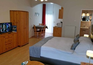 Studio with internet and air conditioning