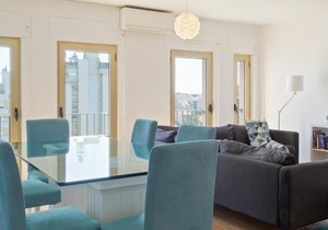 Stunning 2 BDR Apt Sleeps 4 nr Entrecampos