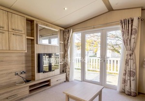 Stunning caravan with decking at Southview Holiday Park, Skegness ref 33070S