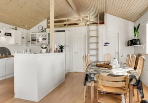 Stunning home in Løgstør with WiFi
