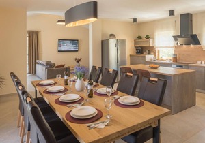 Stunning home in Umag with WiFi