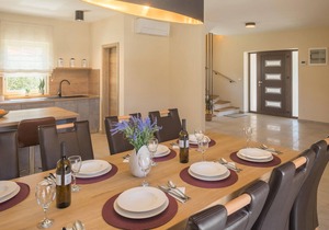 Stunning home in Umag with WiFi