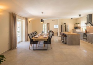 Stunning home in Umag with WiFi