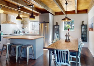 Stunning renovated chalet for monthly summer/ski lease - near Heavenly
