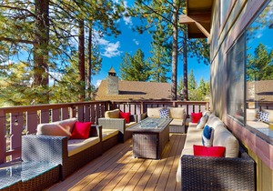 Stunning renovated chalet for monthly summer/ski lease - near Heavenly