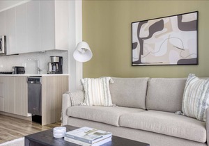 Stunning South Loop 1BR w/Gym & Pool, nr Grant Park, by Blueground