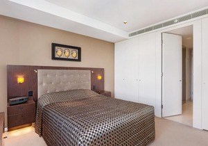 Stylish 1 bdrm Camperdown - Car park, Gym & Pool