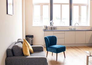 Stylish 1 Bed Duplex APT- West Bromwich