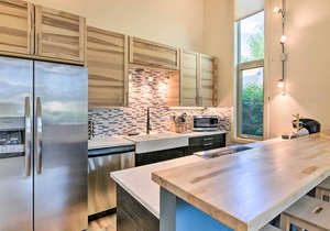 Stylish Anchorage Townhome ~ 1 Mi to Downtown