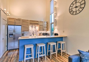Stylish Anchorage Townhome ~ 1 Mi to Downtown